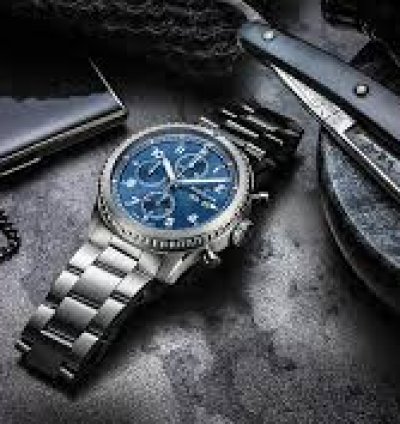 The Azure Commander: A Study in Steel